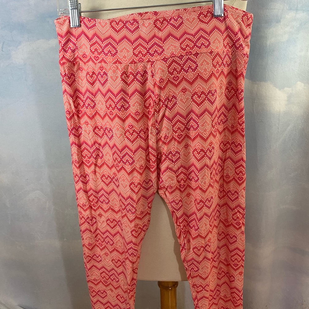 LuLaRoe Tall & Curvy Heart Print Leggings